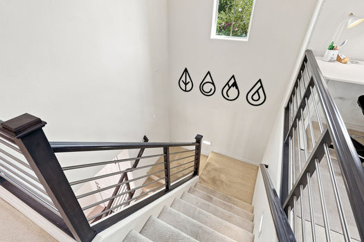 19 4636 E BECK LN_stairs