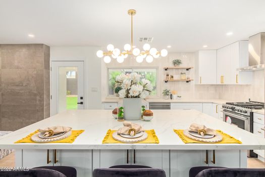 20 6748 E DREYFUS AVE_dining