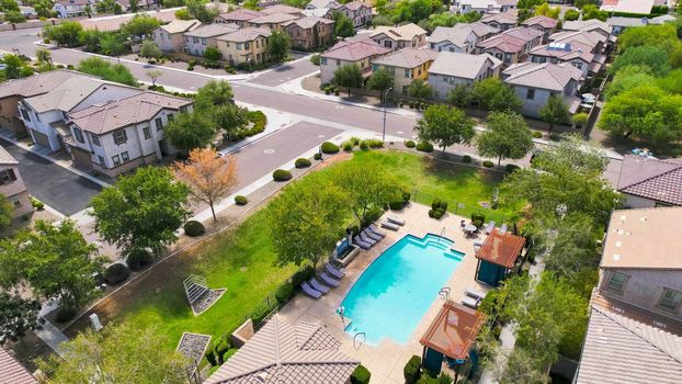 27 4636 E BECK LN_community pool 2