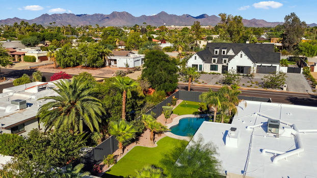 34 6748 E DREYFUS AVE_drone