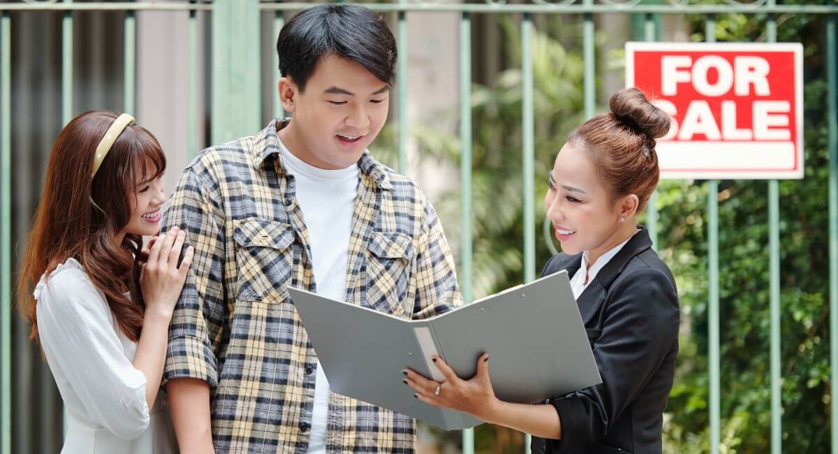 How To Read A Property Listing Like An Agent