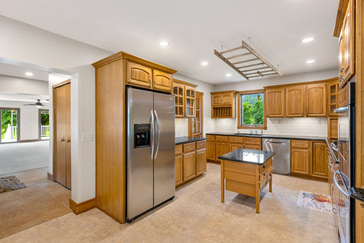 48975 Fairchild Rd-16