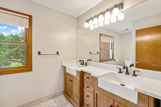 48975 Fairchild Rd-33