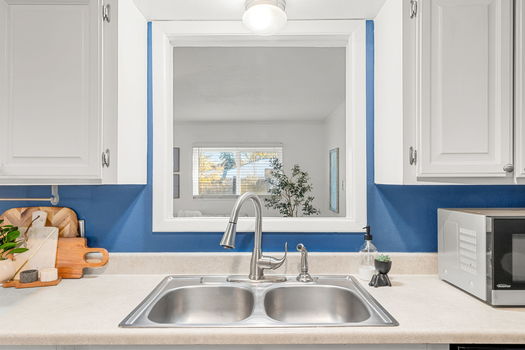 19-web-or-mls-4860 E Kansas Dr-19