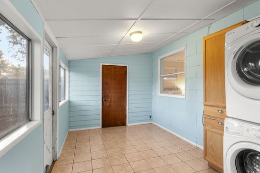 42-web-or-mls-4860 E Kansas Dr-42