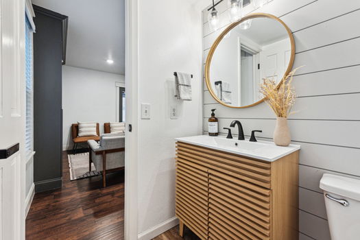 25-025-7701-S-Hill-Dr