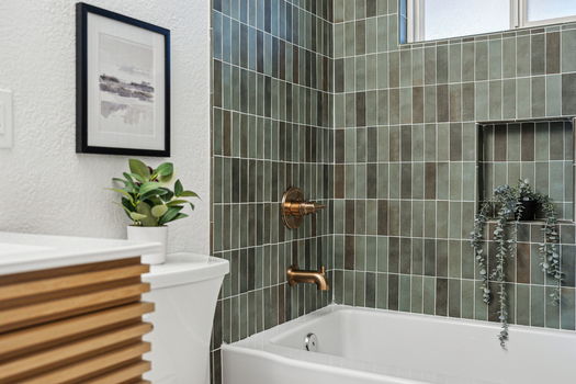 27-024-3307-Teller-St