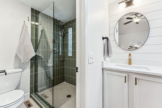 32-032-7701-S-Hill-Dr