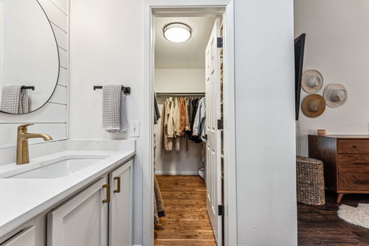 33-033-7701-S-Hill-Dr