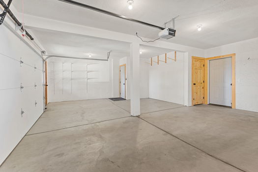 43-web-or-mls-44 Pinion Rd-43