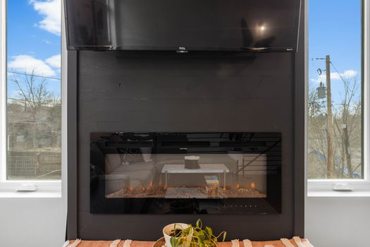 12-web-or-mls-2438 S Acoma St-12