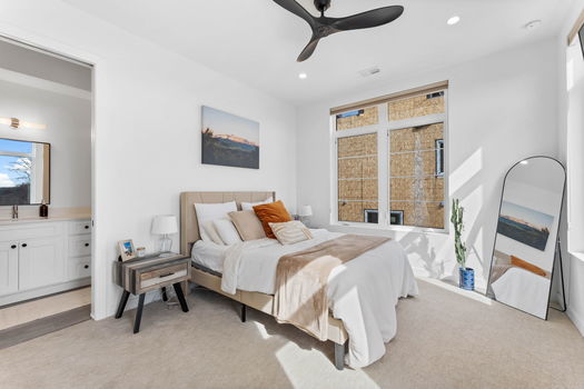 22-web-or-mls-2438 S Acoma St-22