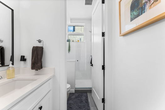 27-web-or-mls-2438 S Acoma St-27