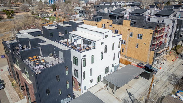 37-web-or-mls-2438 S Acoma St-37