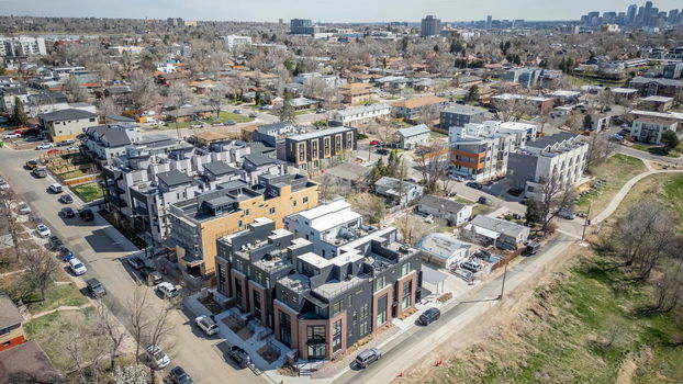 41-web-or-mls-2438 S Acoma St-41