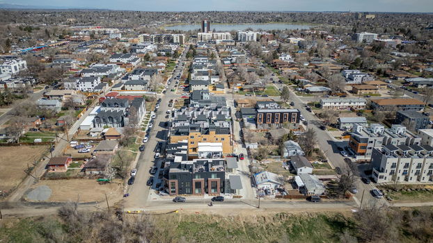 43-web-or-mls-2438 S Acoma St-43