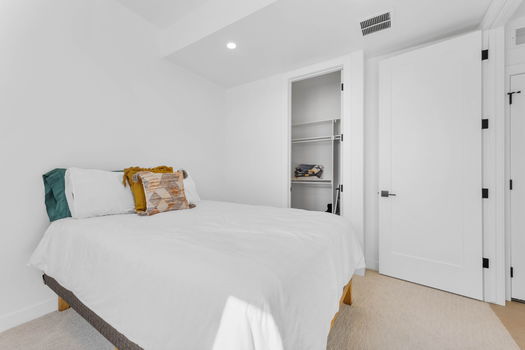 8-web-or-mls-2438 S Acoma St-8