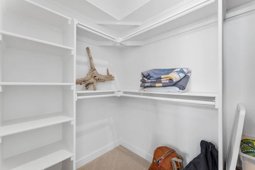 9-web-or-mls-2438 S Acoma St-9