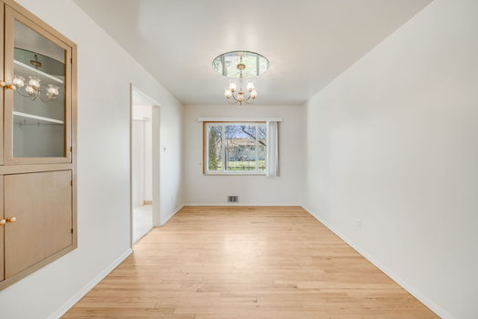 8-web-or-mls-2299-zinnia-way