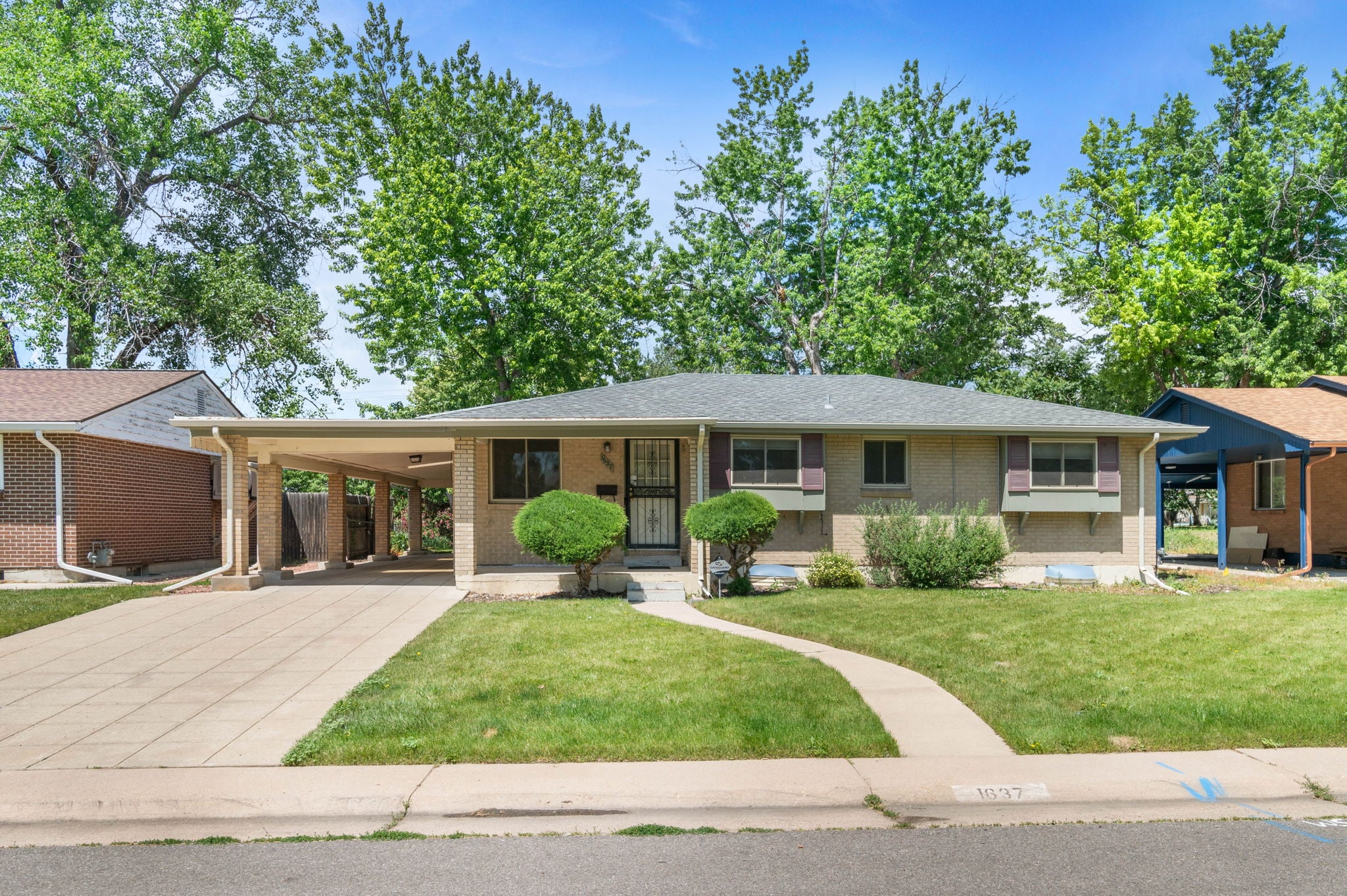 Mid-century brick ranch home in Applewood Colorado - the fastest selling home type in Applewood, FORM at Compass Denver