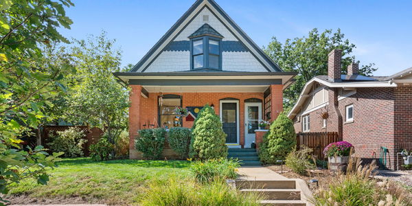 Sunnyside Victorian With a Separate Upper Unit (4581 &hellip;