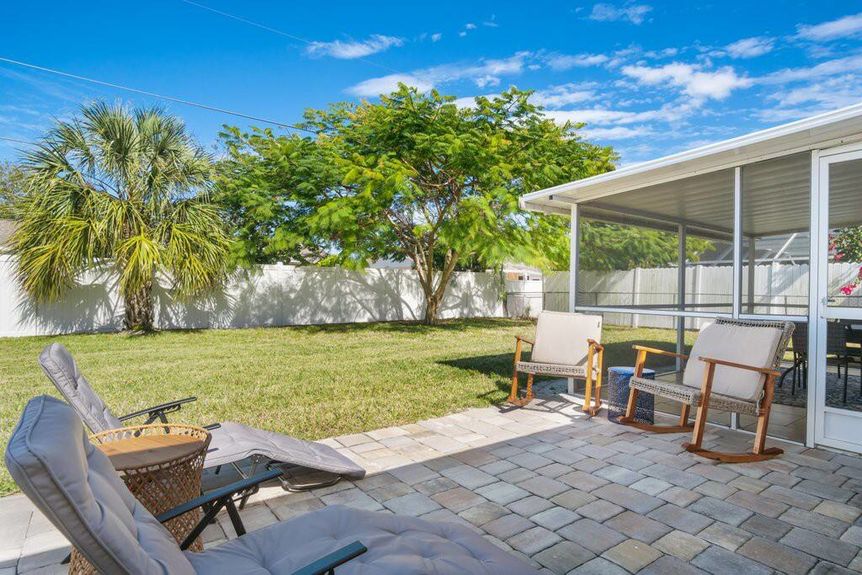 1207-hernando-backyard