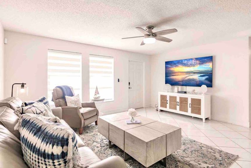 1207-hernando-livingroom-2