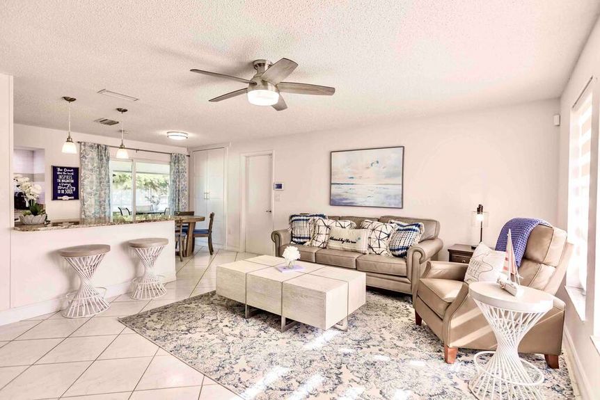 1207-hernando-livingroom-3