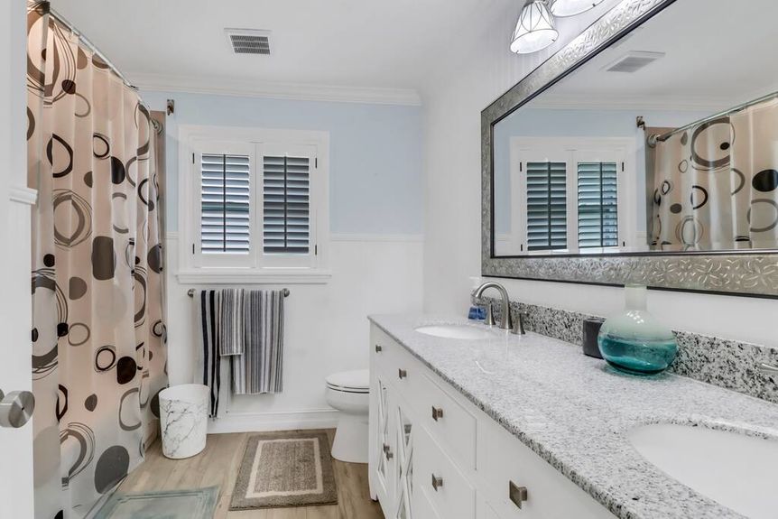 166-johnnycake-bathroom-2