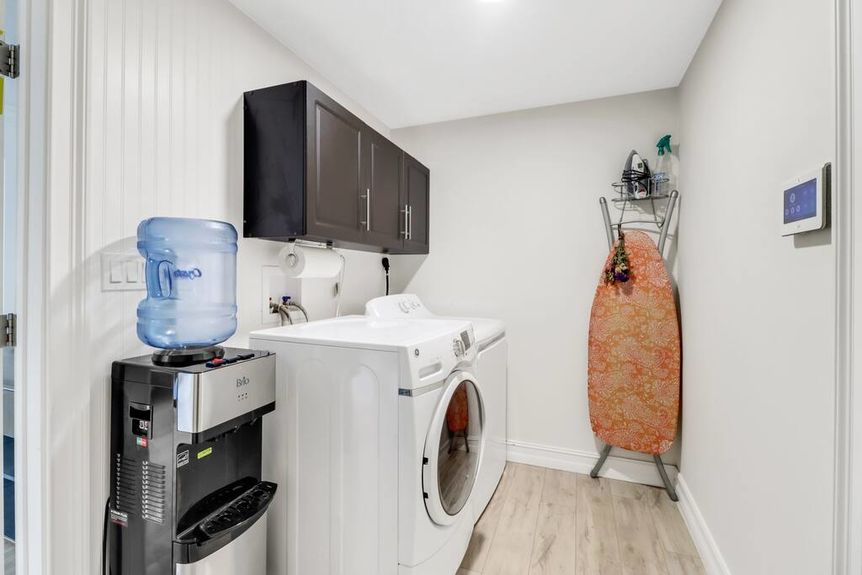 166-johnnycake-laundry