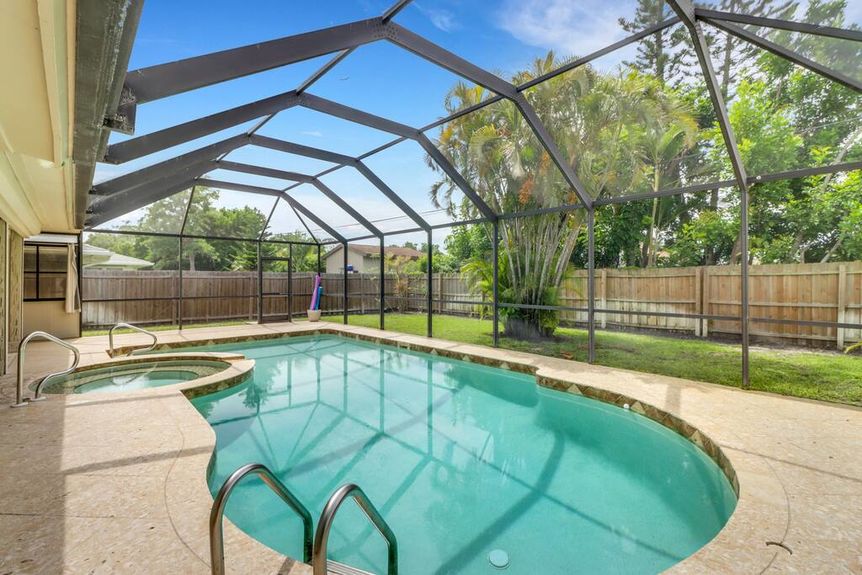 166-johnnycake-pool-3