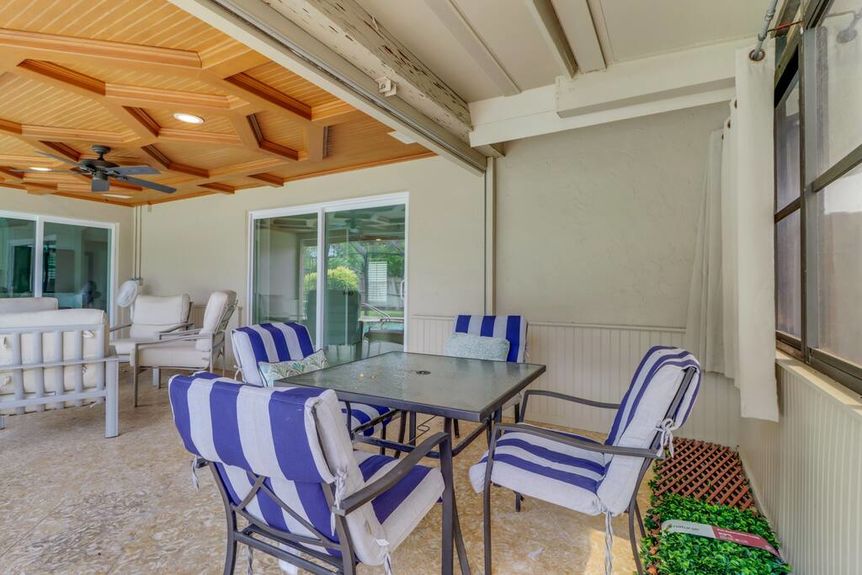 166-johnnycake-sitting-area-1