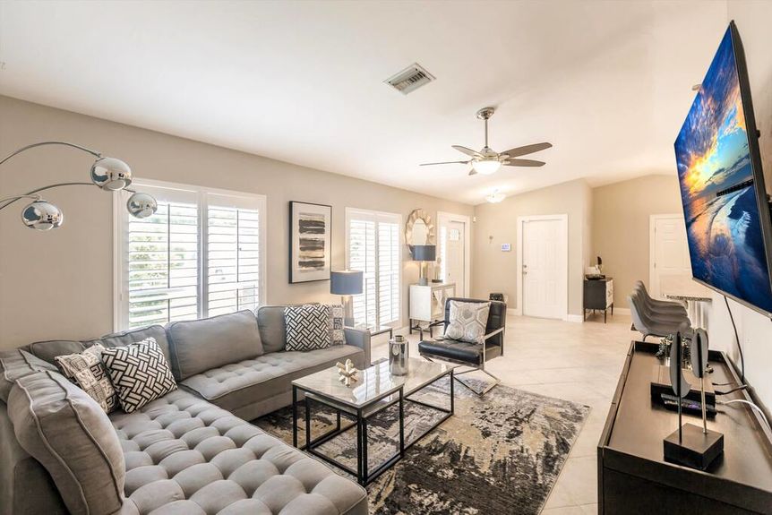 239-johnny-livingroom-1