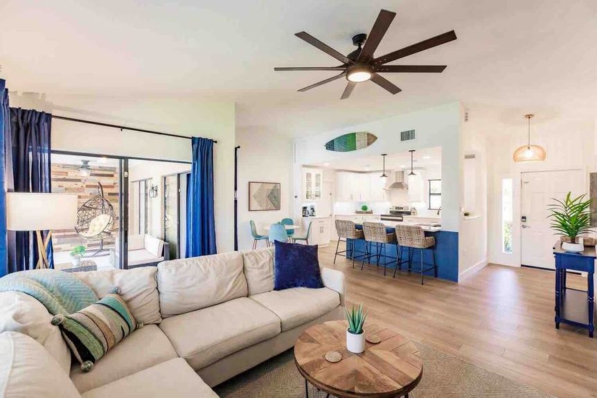 2451-river-reach-livingroom-1