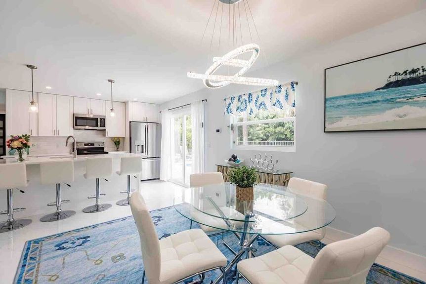 2663-poinciana-diningroom-1