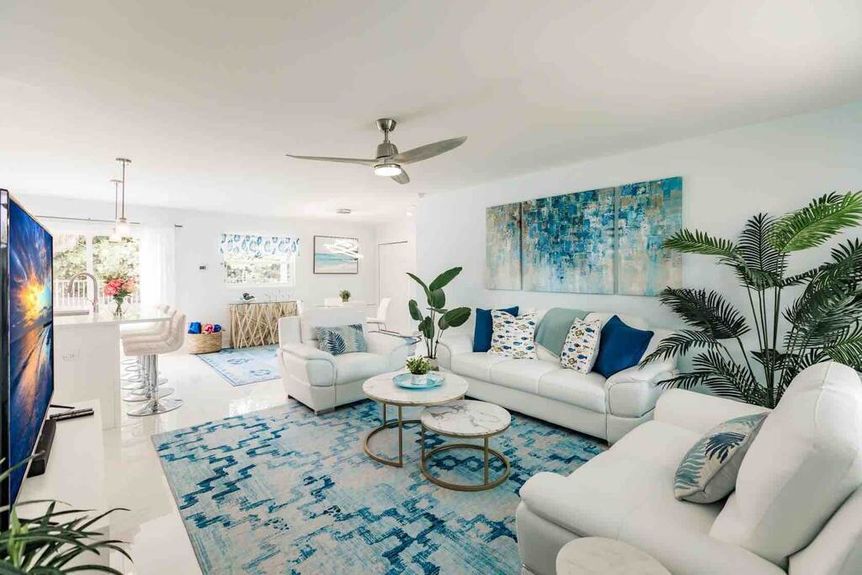 2663-poinciana-livingroom-1