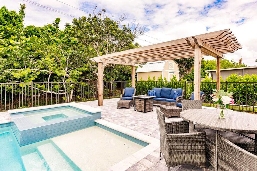 2663-poinciana-pool-3