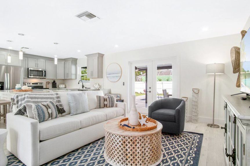 3420-balboa-livingroom-1