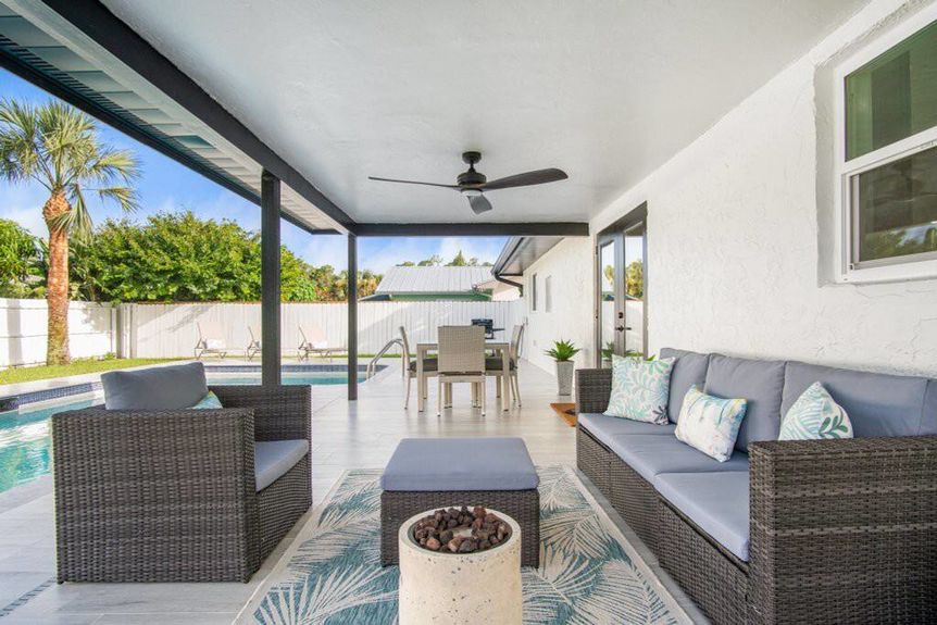 3420-balboa-sitting-1