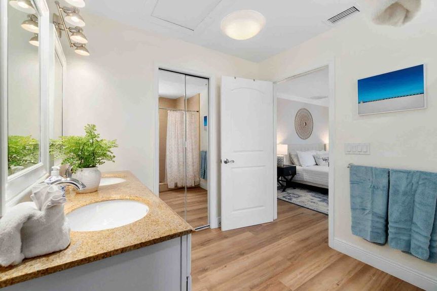 3565-balboa-bathroom-2