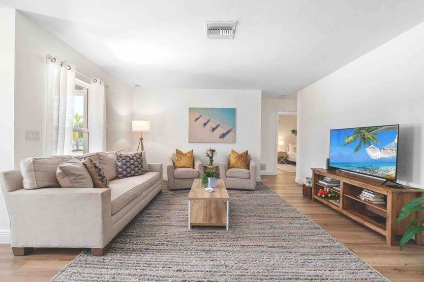 3565-balboa-livingroom-1