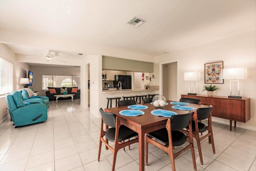 547-91st-diningroom-1