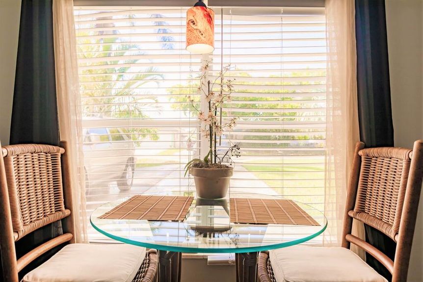 727-98th-diningroom-2