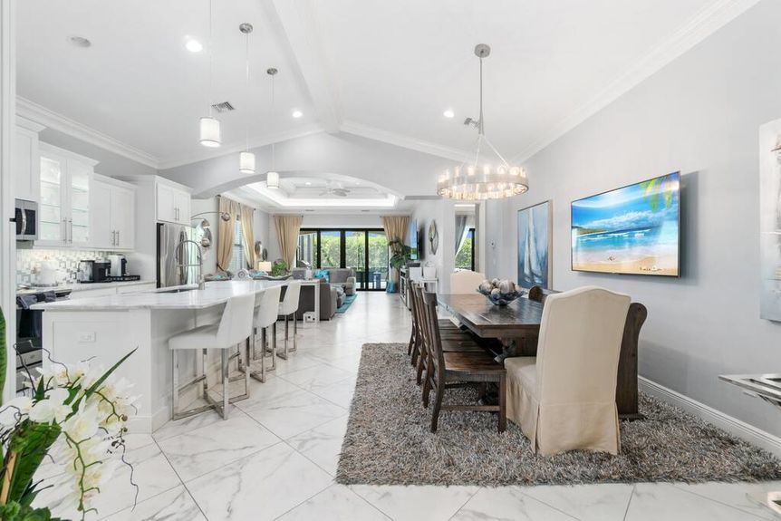 735-99th-diningroom-1