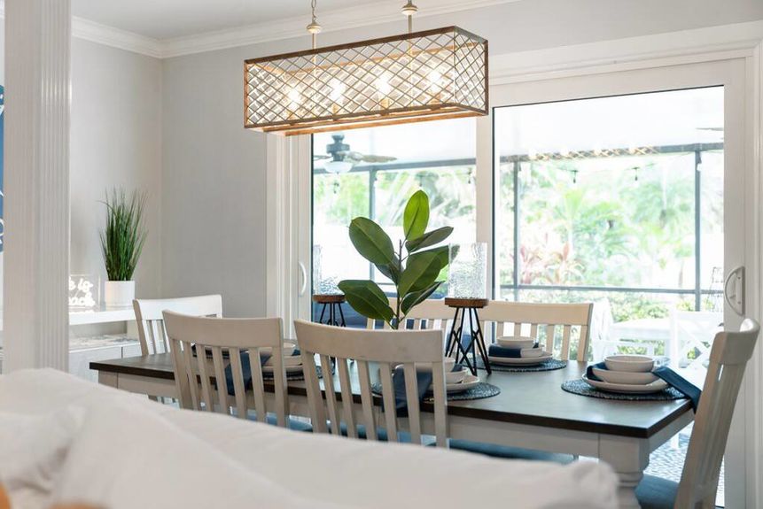 744-94th-dinningroom-2