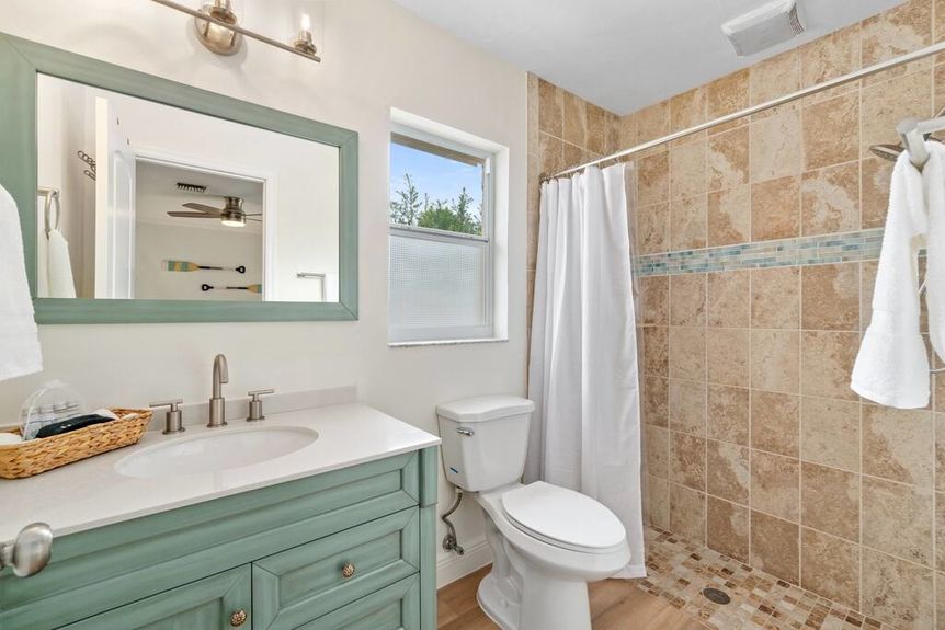 826-95th-bathroom-1