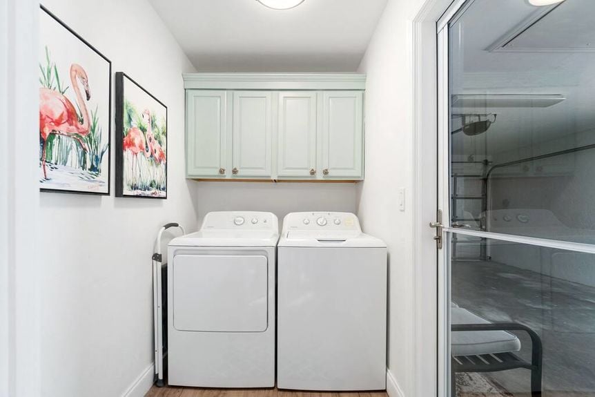 858-95th-laundry