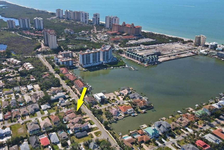 9320-vanderbilt-location