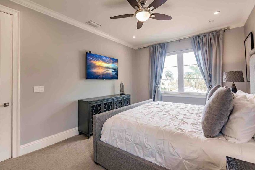 9320-vanderbilt-bedroom-3