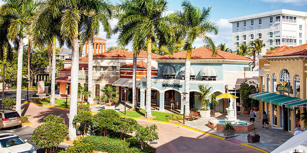 ShopsatVenetianVillage (2)